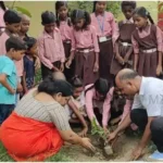 Bhadohi Told children about the importance of forests and planted trees with them