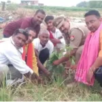 Kachhwa The station head gave the message of saving the environment by planting trees