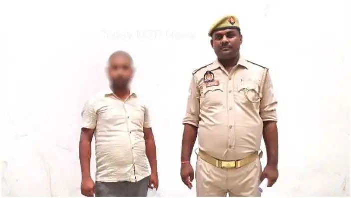 Mirzapur Chunar police arrested the accused who entered the house and assaulted the people (1)