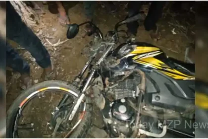 Sonbhadra Breaking Uncontrolled bike collided with a tree two died