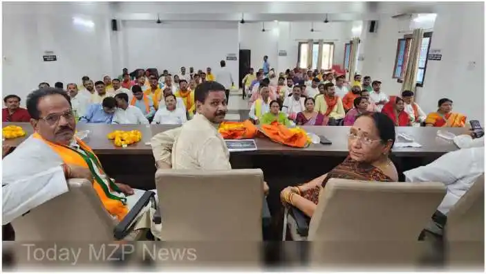 The 50th black day of emergency was celebrated at the Mirzapur BJP district office