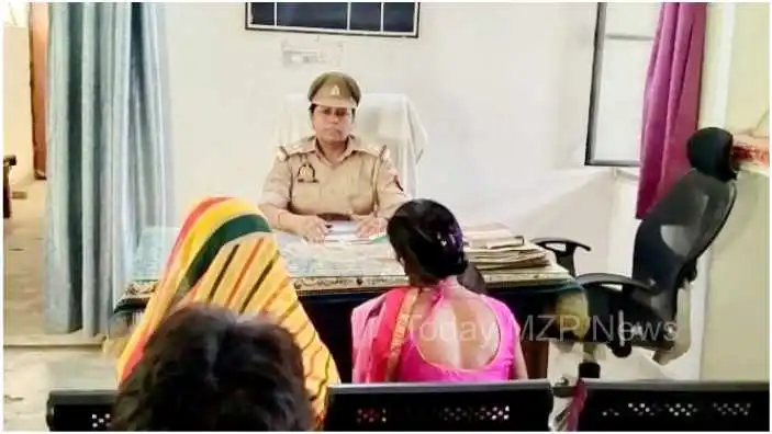 भदोही पुलिस ने फरियादियों की सुनी गई समस्याएं