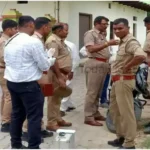 An old dead body of a person was found from a house in Balipur of Thana Gyanpur area