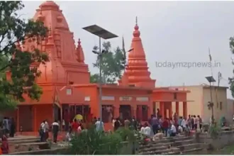 Bhadohi Crowd of devotees at Mahavir Mandir on the first Tuesday of the month of Sawan