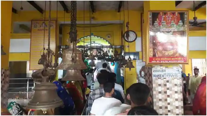 Bhadohi Devotees performed Jalabhishek in the ancient Baba Harihar Nath temple