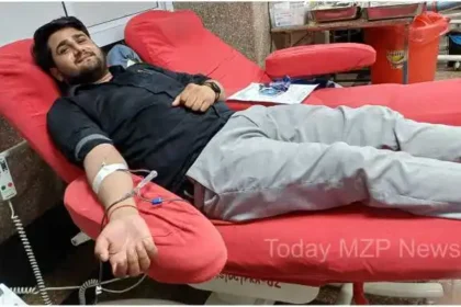 Bhadohi Inspiring story of a young journalist who has been donating blood for 10 years