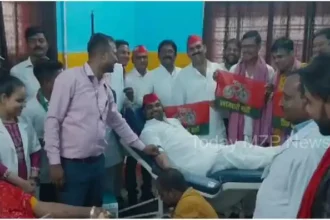 Blood donation was done at District Maharaj Chet Singh District Hospital on Akhilesh Yadav's birthday