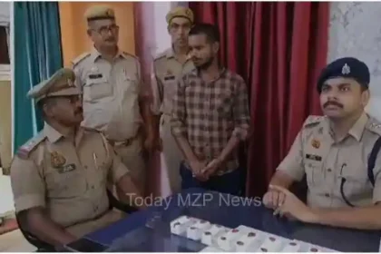 Chandauli News Police arrested four clever thieves along with stolen goods