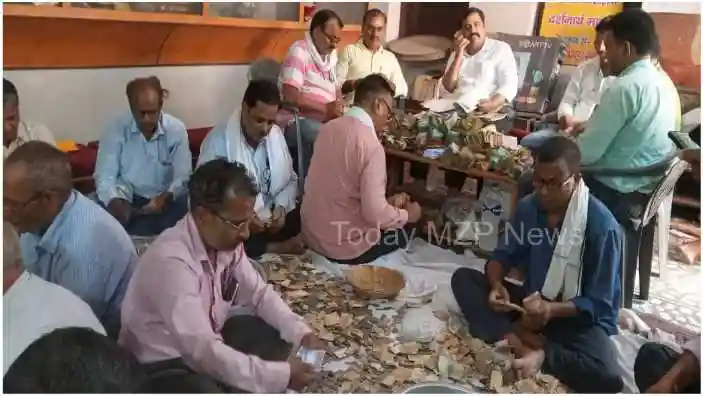 Counting of Maa Vindhyavasini's treasure started under CCTV surveillance