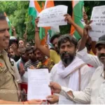 Demonstration of e-rickshaw drivers in Varanasi