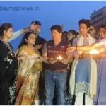 Famous poet Kumar Vishwas arrived with his family to see the famous Ganga Aarti of Kashi