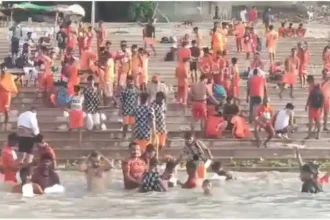 Groups of devotees set out with Ganga water from Shaktipeeth Vindhyachal