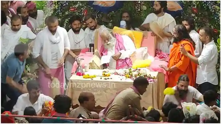 Guru Purnima Lakhs of devotees reached the ashram of Swami Adgadanand Maharaj