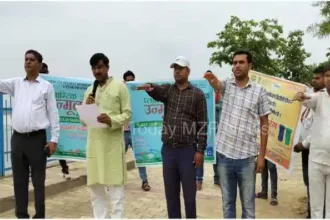 In the plastic elimination campaign, the Municipal Chairman administered the oath by planting a tree