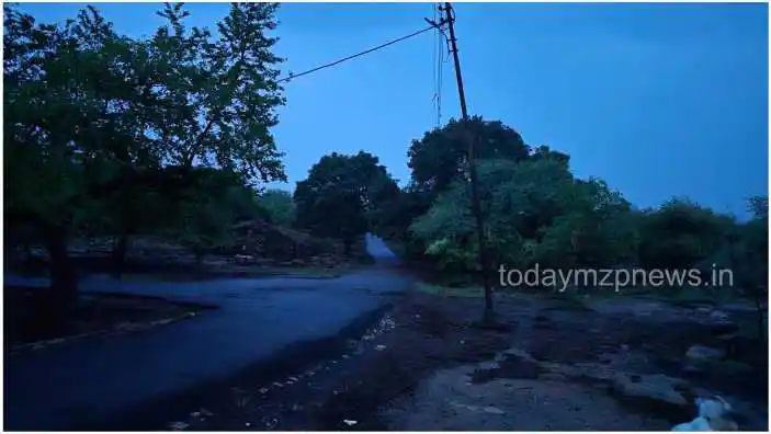 In the rainy season in Vindhyachal, devotees of Maa Durga and locals may have to lose their lives