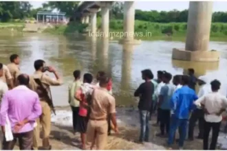 Jaunpur Kerakat A young man who went to attend a funeral died after drowning in a river