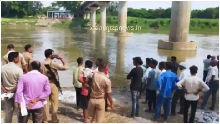 Jaunpur Kerakat A young man who went to attend a funeral died after drowning in a river