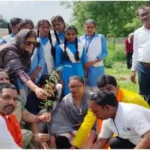 Kachhwa EO planted saplings with the target of four thousand shady plants