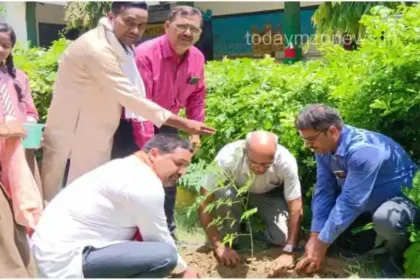 Kachhwa Former DGP planted trees at BRC office Majhawan