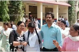 Madihan Mirzapur Photo of a student crying in front of the Chief Secretary goes viral