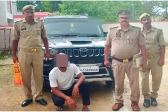 Mirzapur A youth who supplied liquor by changing the number plate of a stolen Scorpio was arrested