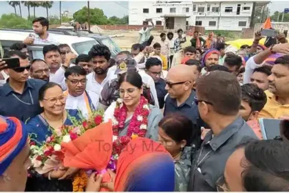 Mirzapur Breaking Anupriya Patel gets a warm welcome on reaching Mirzapur