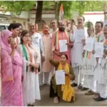 Mirzapur Congress protests at district headquarters submits memorandum to DM