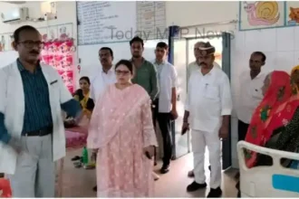 Mirzapur District Magistrate inspected the Divisional Hospital