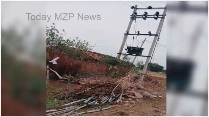 Mirzapur Electric wires hanging from poles erected against the norms are inviting accidents