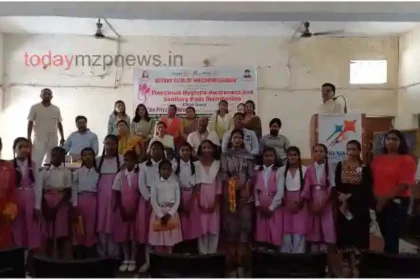 Mirzapur Club Gaurav made the girls aware about health in the girls school