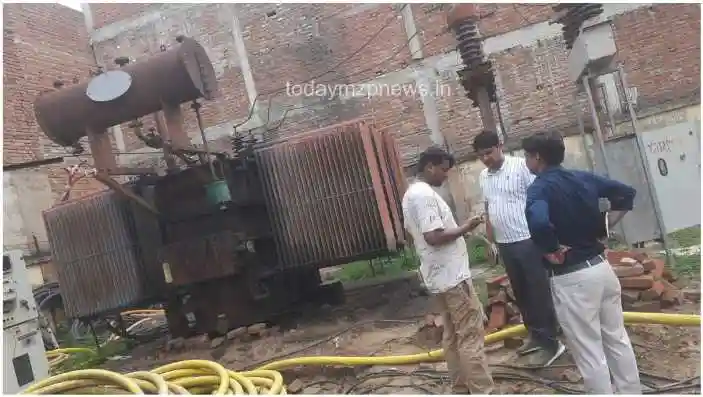 Mirzapur Transformer of Bhains Godown Power House damaged due to lightning