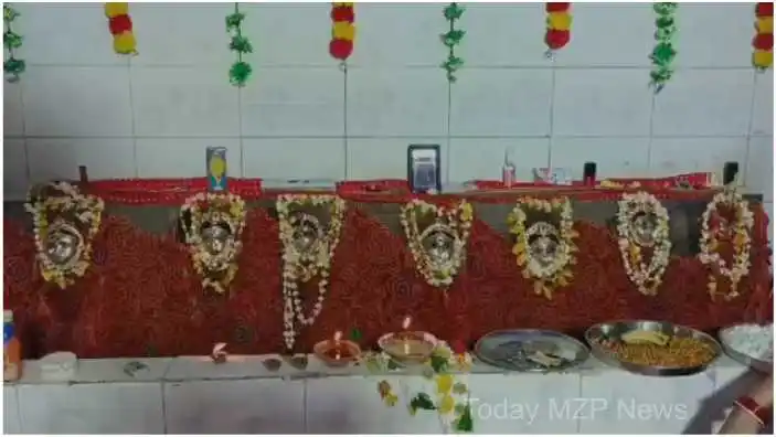 Organizing a feast in the ancient Sheetla temple in Mirzapur Bariaghat