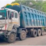 Santnagar Madihan Truck lost control and hit Haiba