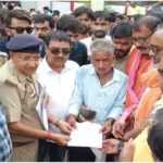 Sonbhadra News Sadar MLA sits on dharna at the police station to demand justice in his own government