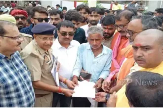 Sonbhadra News Sadar MLA sits on dharna at the police station to demand justice in his own government