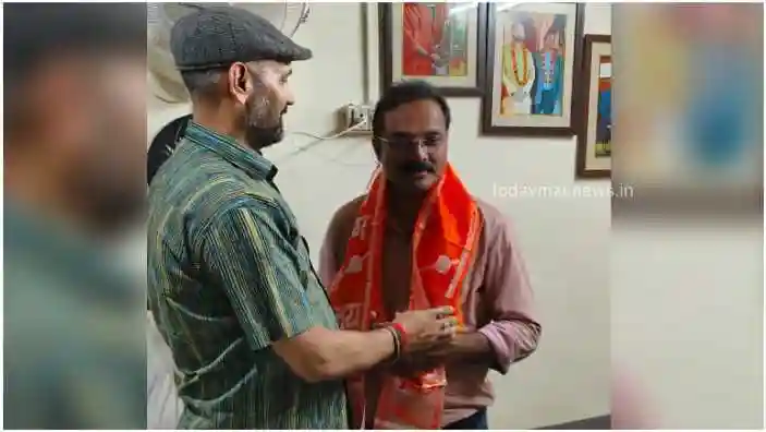 Sonbhadra News The new president of the Lekhpal Sangh reached to seek blessings from the Guru