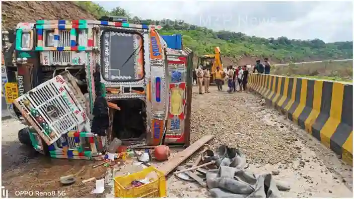 The truck overturned after losing control due to brake failure at Drummondganj Valley