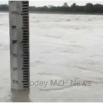 The water level of river Ganga is rising rapidly in Mirzapur