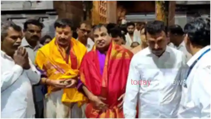 Union Minister Nitin Gadkari reached Tirumala did darshan and puja of Lord Venkateswara