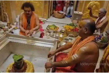 Video of Baba Vishwanath Mangala Aarti surfaced on the first day of Sawan Monday