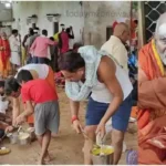 Vindhyachal A huge crowd of devotees gathered for the Ramayana recitation organized at Sita Kund