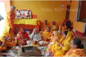 Worship was organized in Gayatri Mandir on Guru Purnima