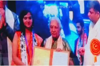 Aastha Gupta of Mirzapur honored by the Governor