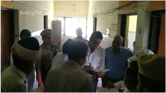 Bhadohi DM ADM SDM conduct surprise inspection in various offices