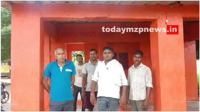 Chila Mirzapur Thieves did not spare even God, stole a silver crown from Hanuman temple