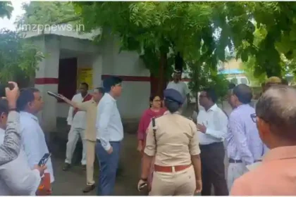 DM arrived in Mirzapur Kon block to take stock of the crops affected by floods