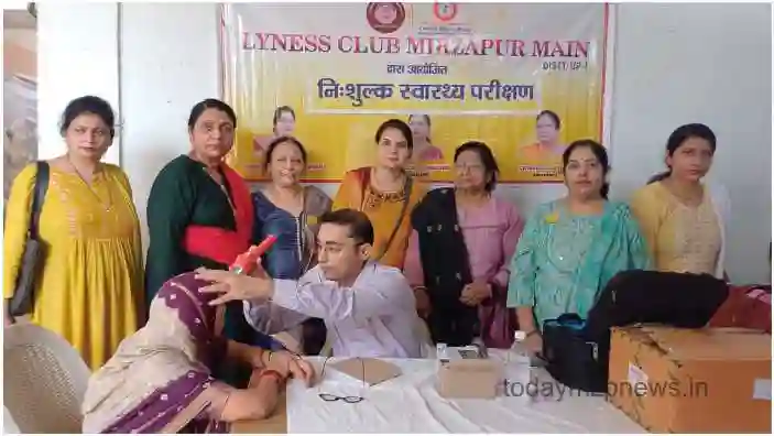 Health camp organized by Lioness Club Men at Vindhyachal Old Age Home