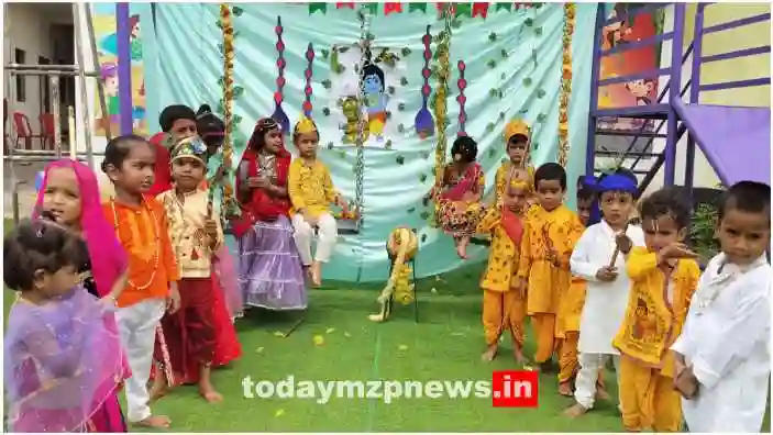 Kachhwa Children of Kidzee Pre School celebrated Shri Krishna Janmashtami