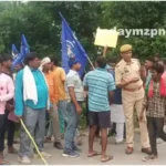 Kachhwa Police chased away the protesters who were blocking the road due to Bharat Bandh