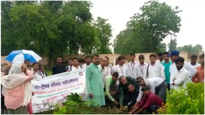 Kashi Vidyapeeth Tree plantation done in Bhairav ​​pond campus